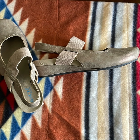 Mary Jane sling backs - Picture 2 of 7